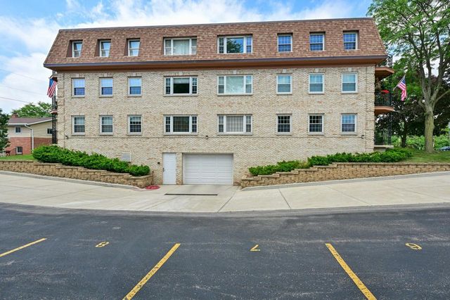 12303 W Center STREET #2A, Wauwatosa, WI 53222