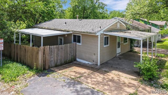 3368 Suncrest Avenue, Breckenridge Hills, MO 63114