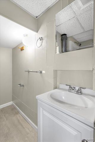 3368 Suncrest Avenue, Breckenridge Hills, MO 63114