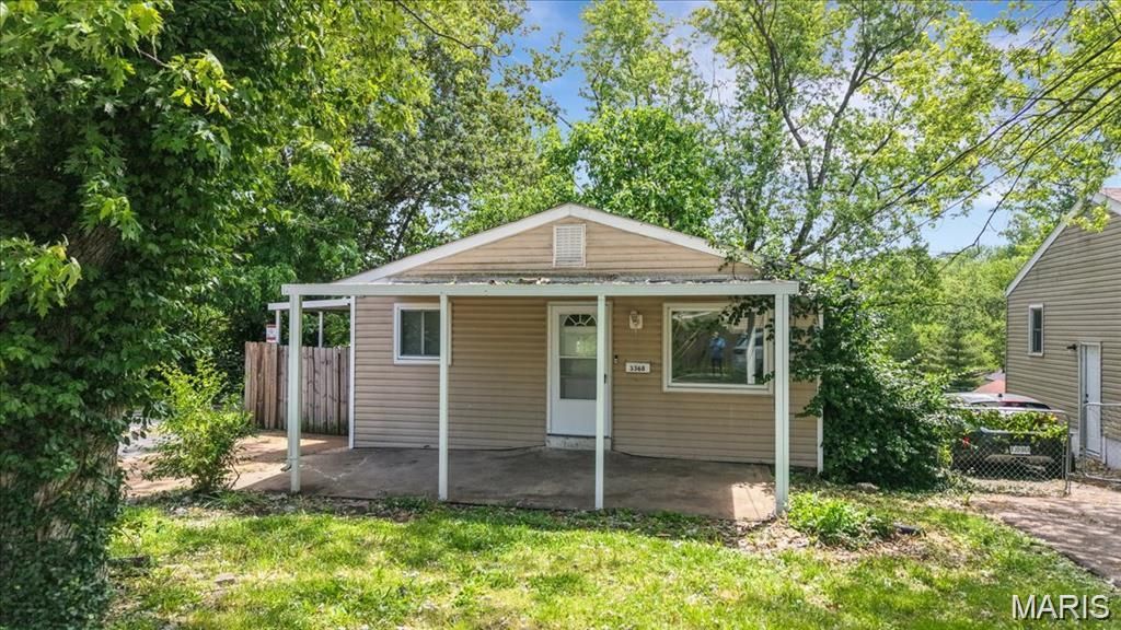 3368 Suncrest Avenue, Breckenridge Hills, MO 63114