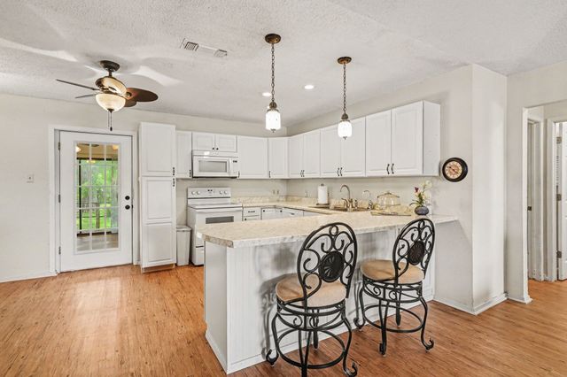 324 Ashwood Street, Azle, TX 76020