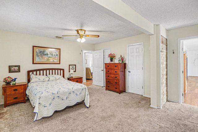 324 Ashwood Street, Azle, TX 76020