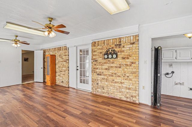 324 Ashwood Street, Azle, TX 76020