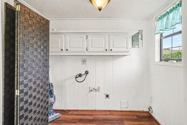 324 Ashwood Street, Azle, TX 76020