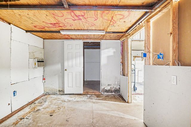 324 Ashwood Street, Azle, TX 76020