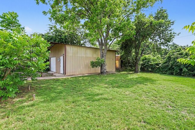 324 Ashwood Street, Azle, TX 76020