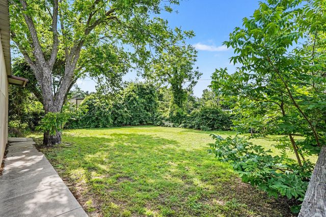 324 Ashwood Street, Azle, TX 76020