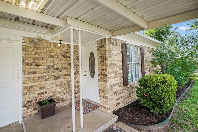 324 Ashwood Street, Azle, TX 76020
