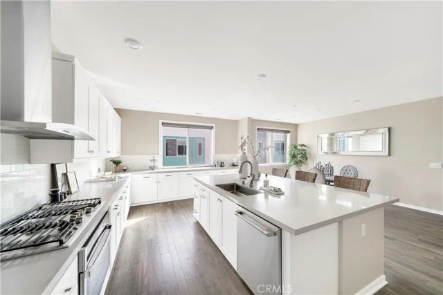 203 Bowery, Irvine, CA 92612