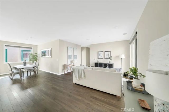 203 Bowery, Irvine, CA 92612