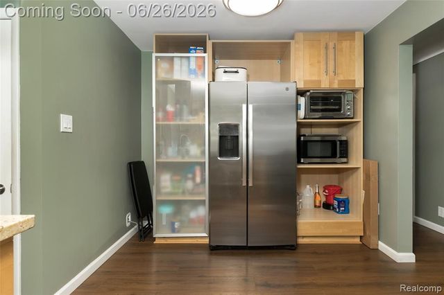 22400 Leewright Avenue, Southfield, MI 48033