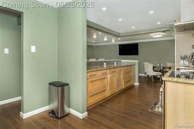 22400 Leewright Avenue, Southfield, MI 48033