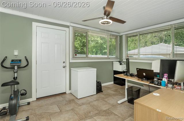 22400 Leewright Avenue, Southfield, MI 48033