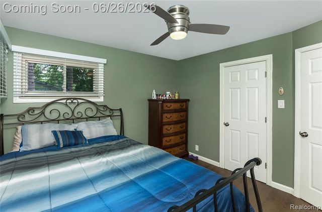 22400 Leewright Avenue, Southfield, MI 48033