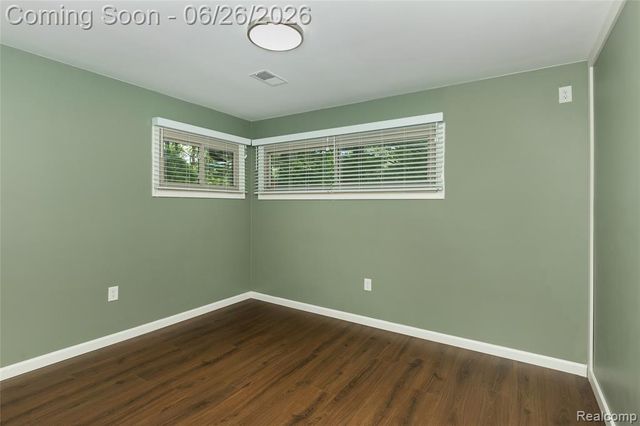 22400 Leewright Avenue, Southfield, MI 48033