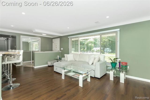22400 Leewright Avenue, Southfield, MI 48033