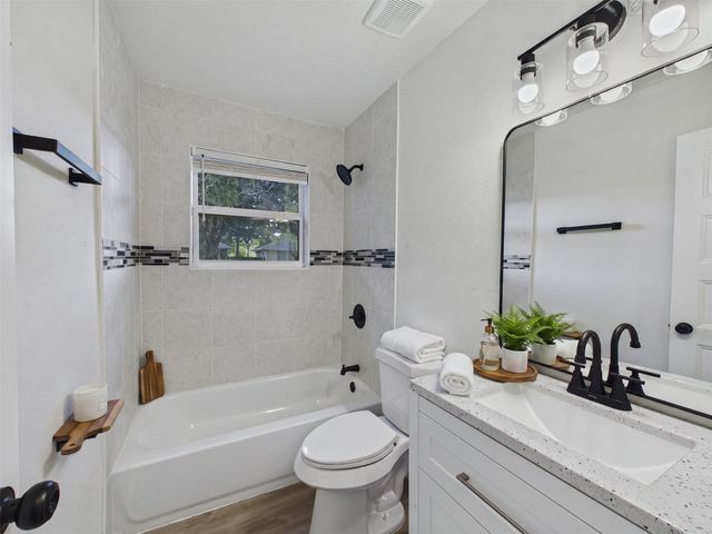 6405 Seco Boulevard, Dallas, TX 75217