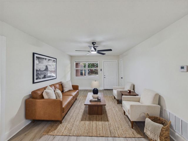 6405 Seco Boulevard, Dallas, TX 75217