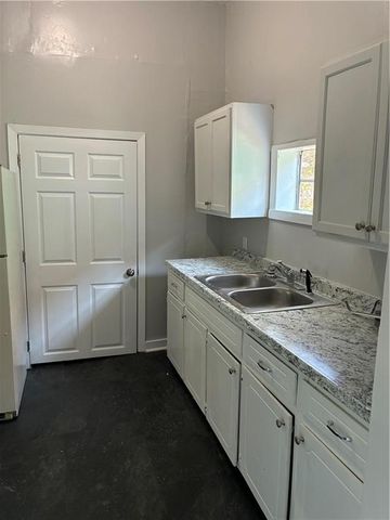 1054 State Street, Mobile, AL 36603