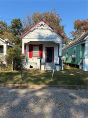 1054 State Street, Mobile, AL 36603