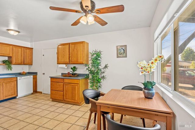 3013 Mono Dr, Santa Rosa, CA 95403