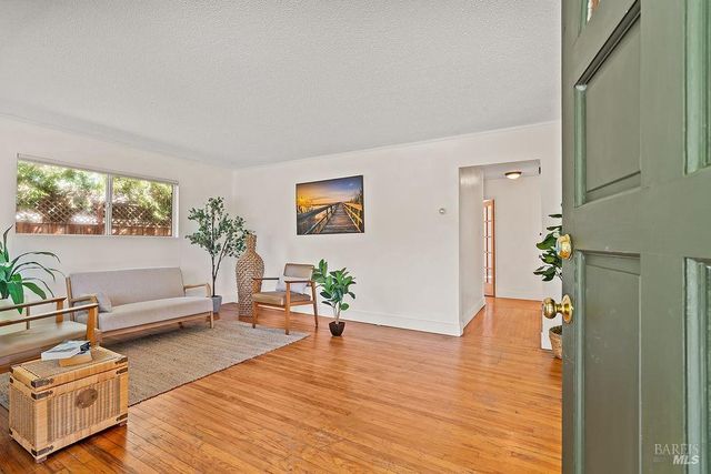 3013 Mono Dr, Santa Rosa, CA 95403