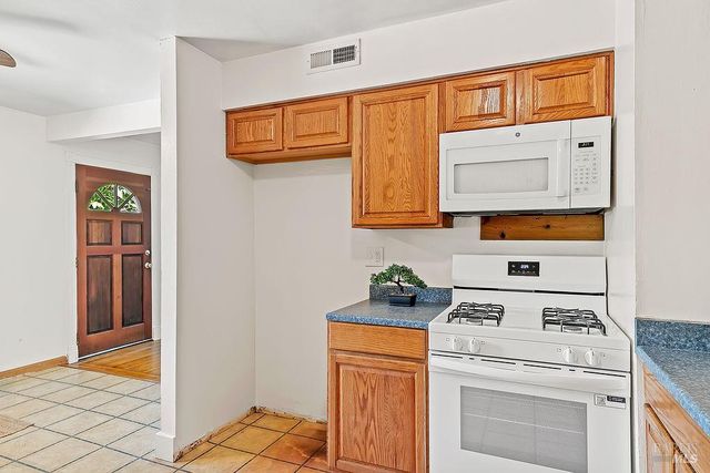 3013 Mono Dr, Santa Rosa, CA 95403