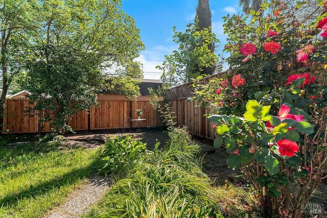 3013 Mono Dr, Santa Rosa, CA 95403