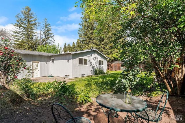 3013 Mono Dr, Santa Rosa, CA 95403