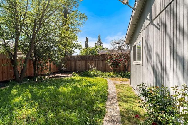 3013 Mono Dr, Santa Rosa, CA 95403