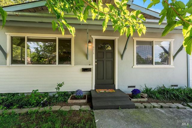 3013 Mono Dr, Santa Rosa, CA 95403