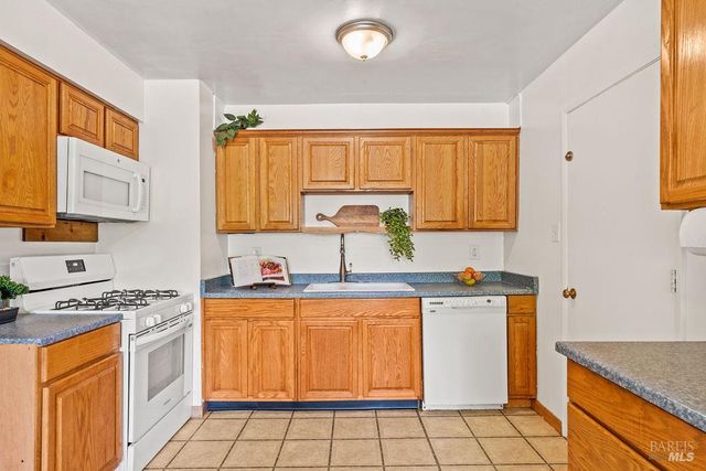 3013 Mono Dr, Santa Rosa, CA 95403