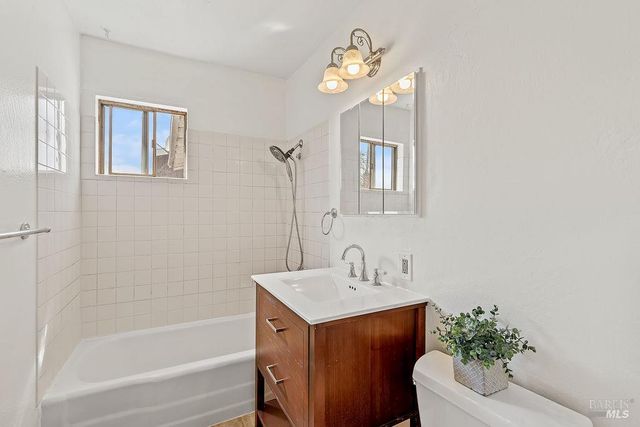 3013 Mono Dr, Santa Rosa, CA 95403