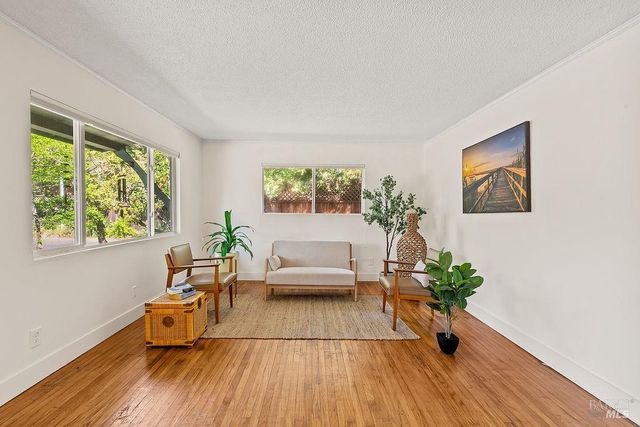 3013 Mono Dr, Santa Rosa, CA 95403