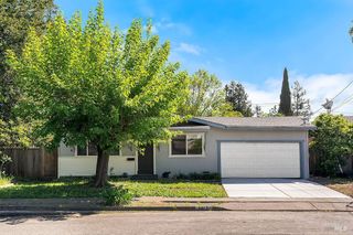 3013 Mono Dr, Santa Rosa, CA 95403