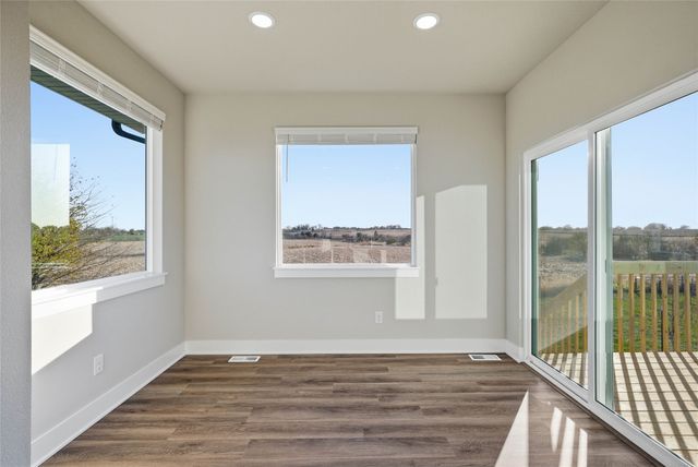 5668 Brook View Avenue, Des Moines, IA 50317