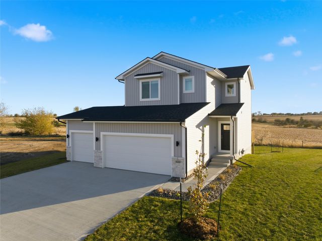 5668 Brook View Avenue, Des Moines, IA 50317