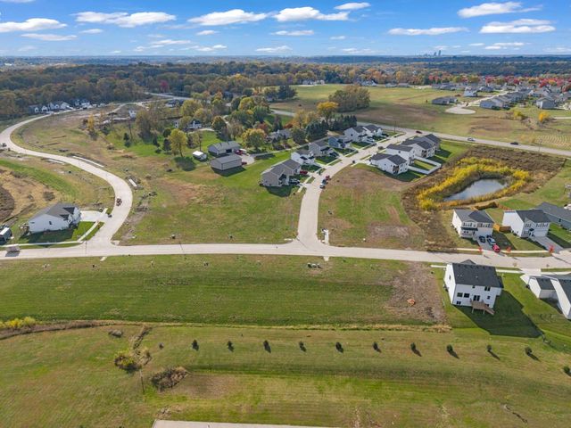 5668 Brook View Avenue, Des Moines, IA 50317
