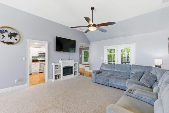 604 Farmland Drive, Berea, KY 40403