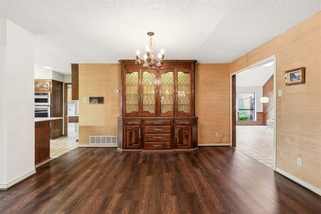 3001 S Country Club Road, Garland, TX 75043