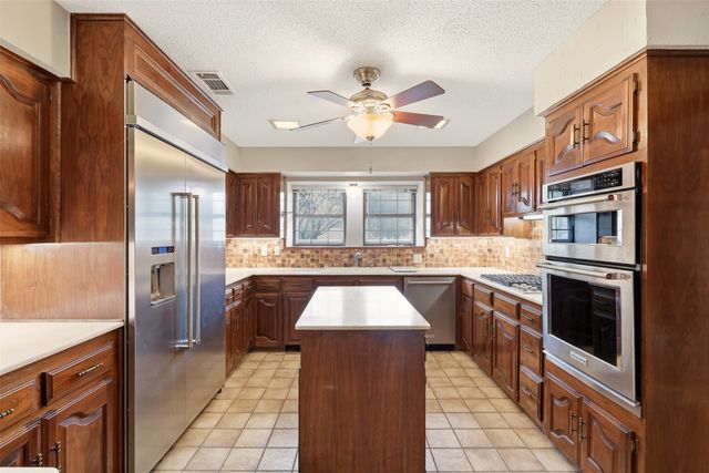 3001 S Country Club Road, Garland, TX 75043