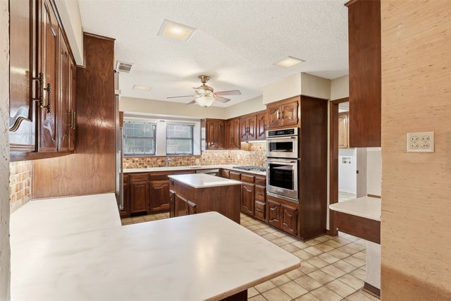 3001 S Country Club Road, Garland, TX 75043
