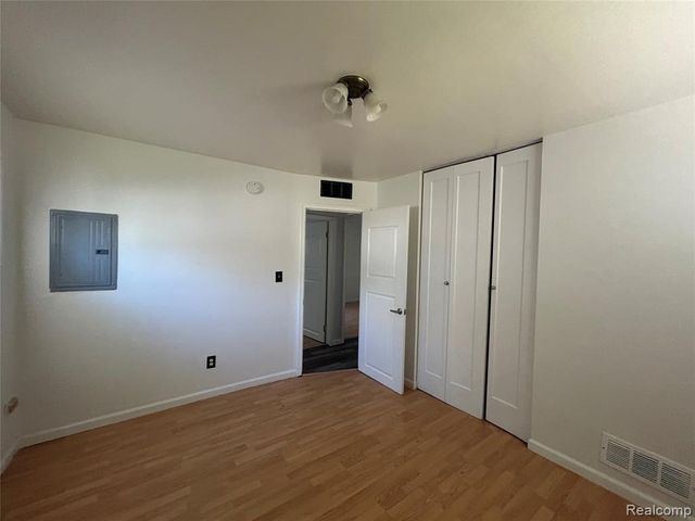 4987 Roosevelt Boulevard, Dearborn Heights, MI 48125