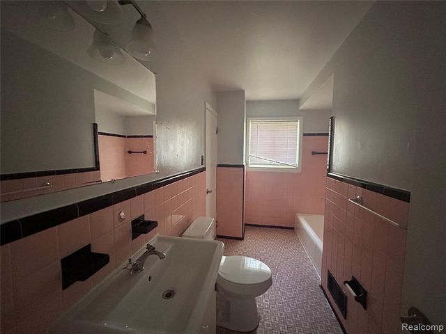 4987 Roosevelt Boulevard, Dearborn Heights, MI 48125