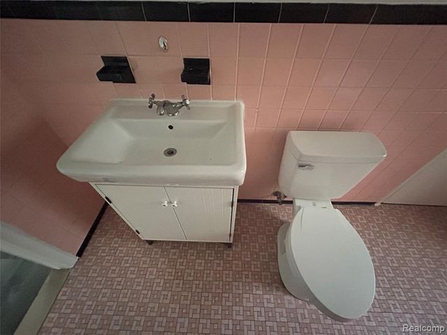 4987 Roosevelt Boulevard, Dearborn Heights, MI 48125