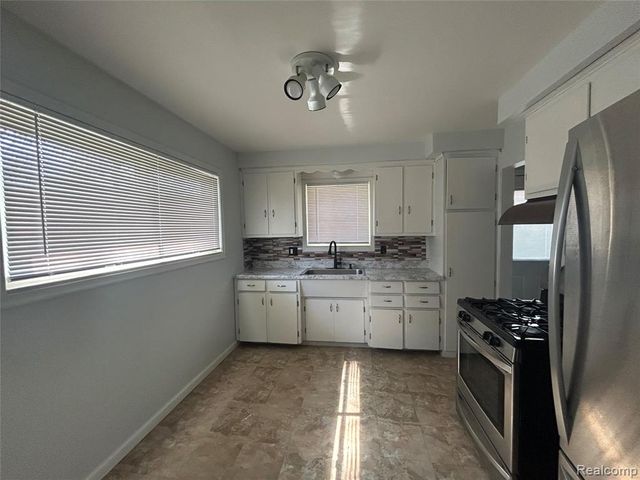 4987 Roosevelt Boulevard, Dearborn Heights, MI 48125