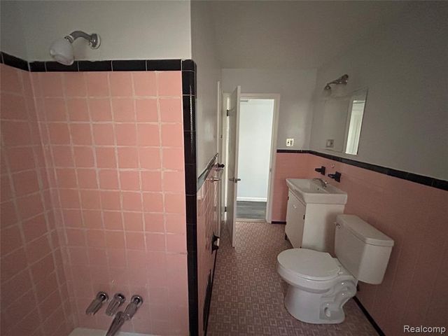 4987 Roosevelt Boulevard, Dearborn Heights, MI 48125