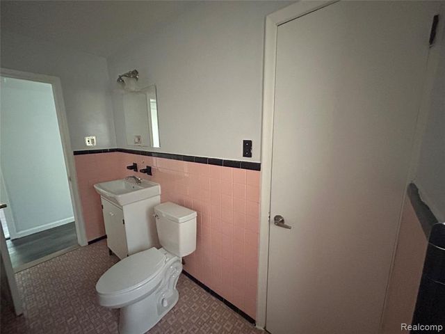 4987 Roosevelt Boulevard, Dearborn Heights, MI 48125