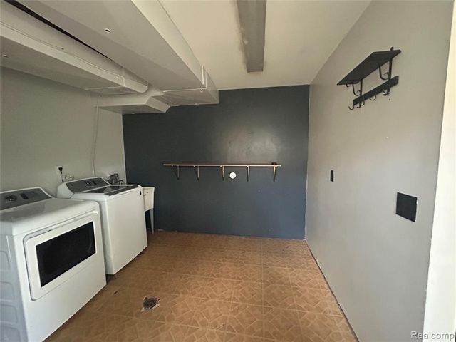 4987 Roosevelt Boulevard, Dearborn Heights, MI 48125