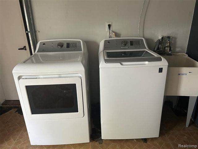 4987 Roosevelt Boulevard, Dearborn Heights, MI 48125